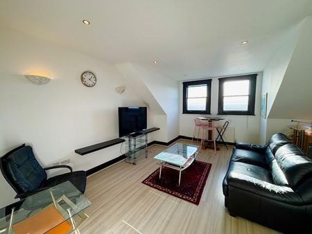 2 bedroom flat to rent - Photo 2