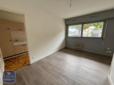 Location Appartement 1 pièce 37m² CHATEAUROUX 36000 - Photo 2