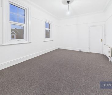 2 bedroom Flat To Let - Photo 4