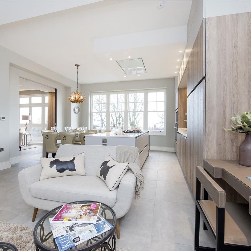 Lyndhurst Road, Hampstead, London - Photo 1