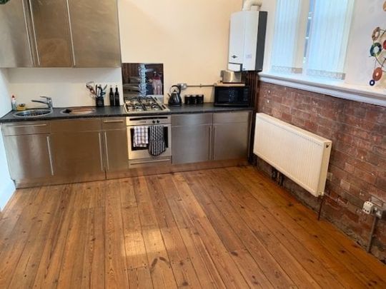 Devonshire Park, Chesterfield, S43 - Photo 1