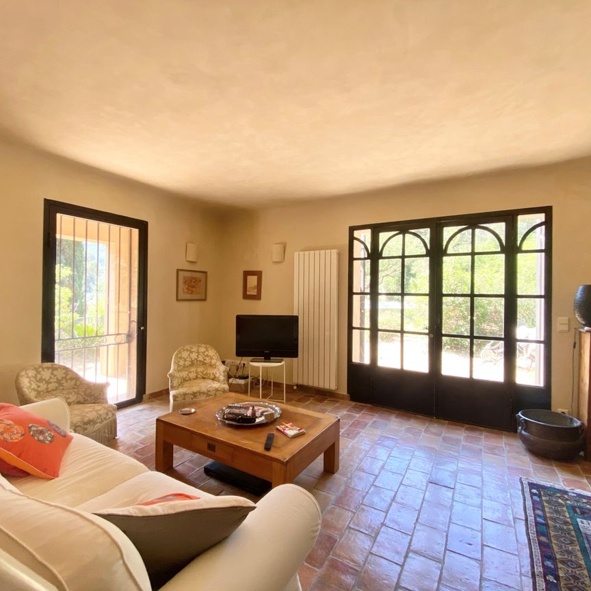 Location Maison 5 pièces 164m² CASSIS 13260 - Photo 1