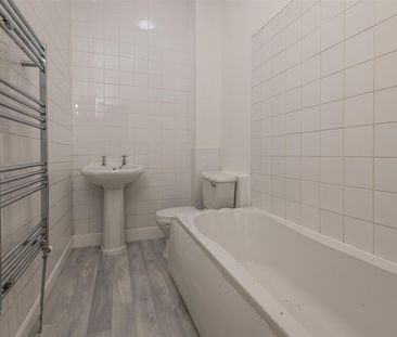 2 bed terraced house to rent in Claremont Street, Sowerby Bridge - Photo 5