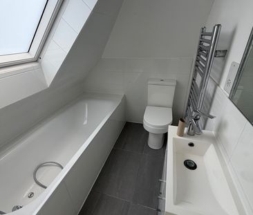 3 Bed Semi-Detached House, Sundew Avenue, W12 - Photo 1