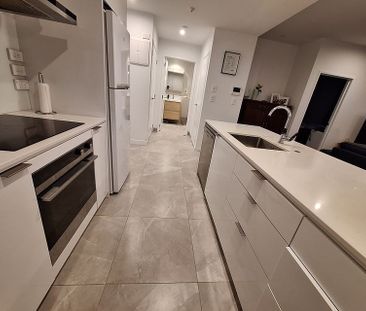 Modern Apartment - Great Suburb! - Photo 6