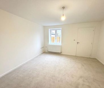 3 bedroom semi-detached house to rent - Photo 3