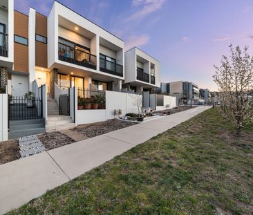 15/221 John Gorton Drive, Wright ACT 2611 - Townhouse For Rent | Do... - Photo 2
