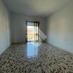 Quadrilocale in affitto - Photo 2