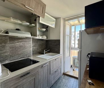Location Appartement 1 pièce 32m² MARSEILLE 5ème - Photo 2