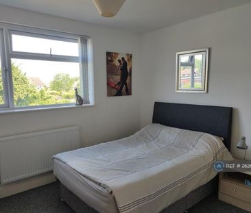 1 bedroom in a house share to rent - Photo 3