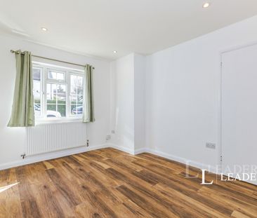 2 bedroom bungalow to rent Poplar Road, Leatherhead, Surrey, KT22 - Photo 3