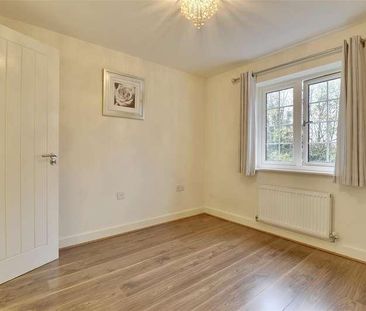 School Lane, Havant, PO9 - Photo 4