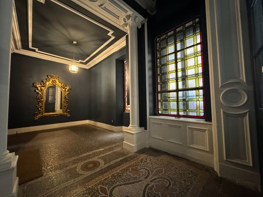 TOULOUSE - Saint-Etienne TOULOUSE - Spacieux T3 de 125.30 m² avec balcon et ascenseur, - Photo 1