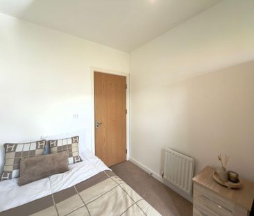 1 bedroom in a flat share to rent - Photo 3