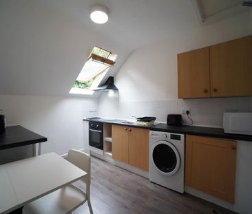 Apartment 3, 55 High Street - Photo 4