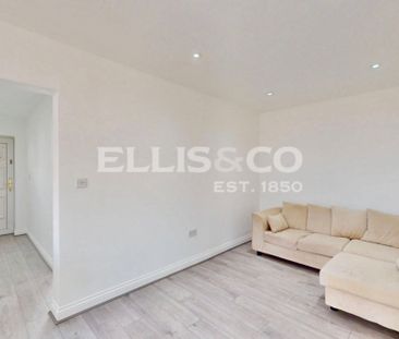 Thorn Close, UB5, Northolt - Photo 2