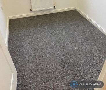 3 bedroom end of terrace house to rent - Photo 3