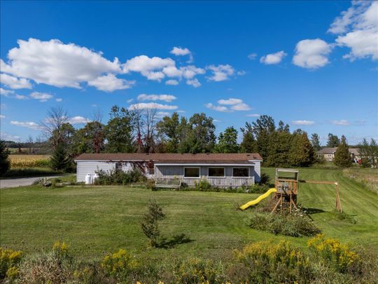 For Lease - 2755 4th Line, Innisfil, Ontario - Photo 1