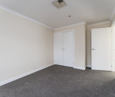 CONTEMPORARY COMFORT IN A TRANQUIL SETTING - Photo 6