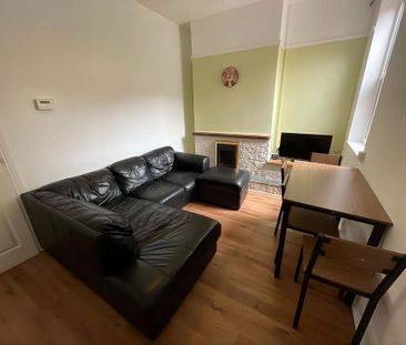 4 bedroom terraced house to rent - Photo 1