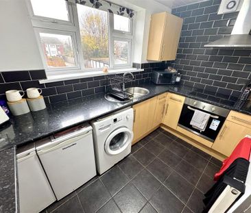 2 bedroom maisonette to rent - Photo 5