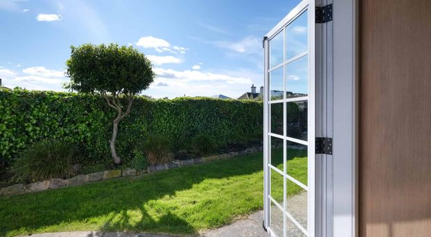 Warm, Stylish, and Spacious - Photo 1