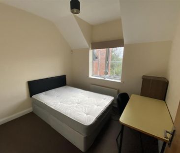 3 bedroom maisonette to rent - Photo 2