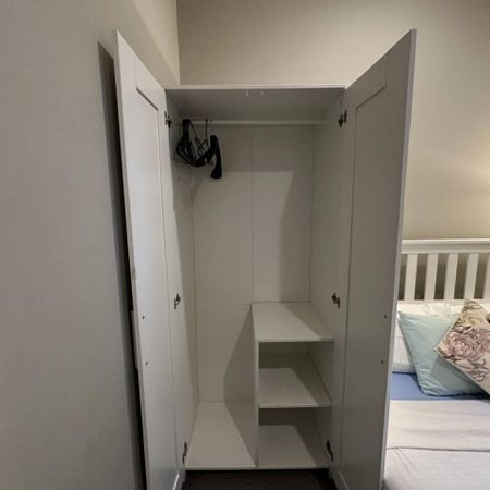 Private Room Walk to North Sydney Station and Greenwood Plaza in 8 Min - Photo 3