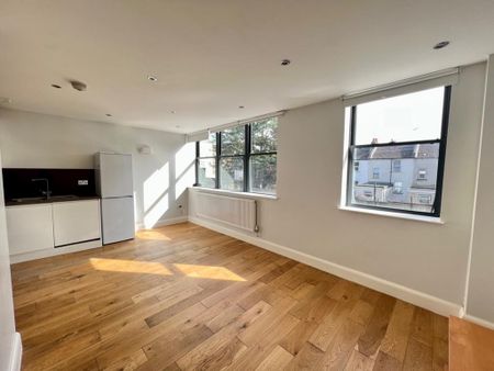 1 bedroom apartment to rent - Photo 2