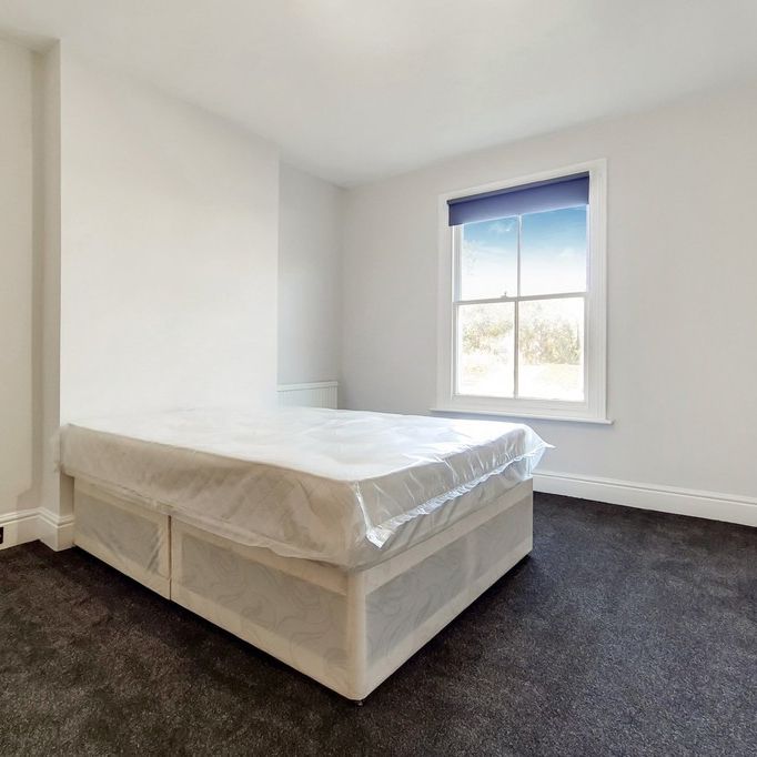 Reginald Street, Luton, LU2 - Photo 1