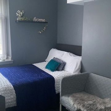 Town Centre Ensuite Free Netflix & Disney+ 🏡📲 - Photo 1