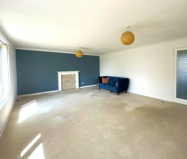 Flat to rent on - Photo 1