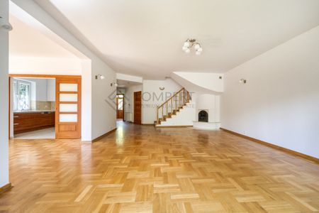 Dom z ogrodem w dobrej cenie blisko Wilanowa - Zdjęcie 3