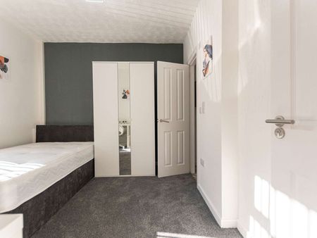 Grundy Street Room 4 - Photo 2