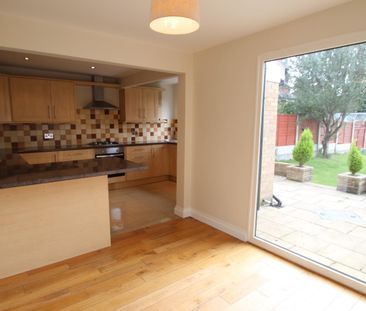 3 bedroom terraced house to rent - Photo 6