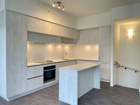 For Lease - 2 Steckley House Lane Unit# 924, Richmond Hill, Ontario - Photo 1