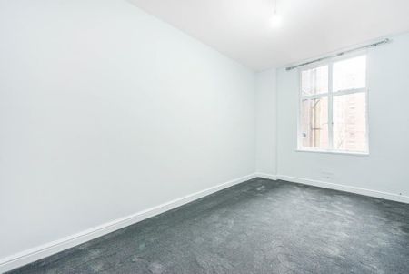 3 bedroom flat to rent - Photo 5