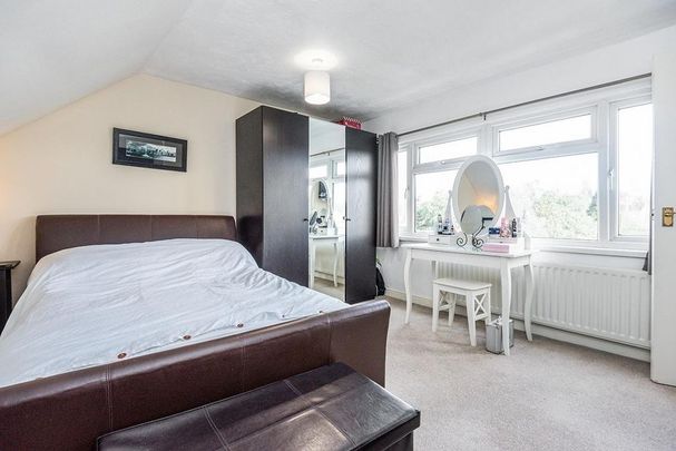 4 bedroom semi-detached house to rent - Photo 1