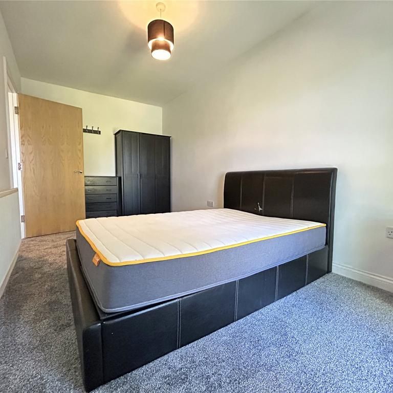 2 bedroom flat to rent - Photo 1