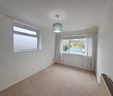 2 bedroom bungalow to rent - Photo 2