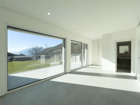 Elegant new villa with garden - Photo 3