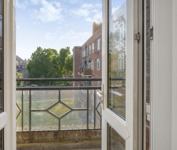 Flat to rent - Comber Grove, London, SE5 - Photo 1