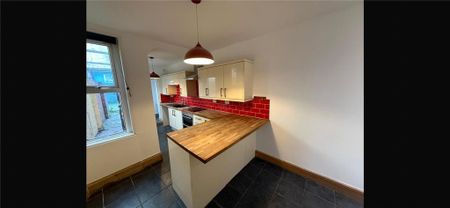 2 bedroom terraced house to rent - Photo 3