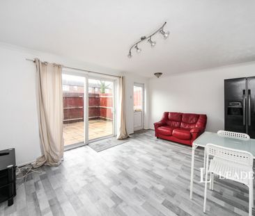 6 bedroom house to rent Elm Park Close, Houghton Regis, Dunstable, LU5 - Photo 2