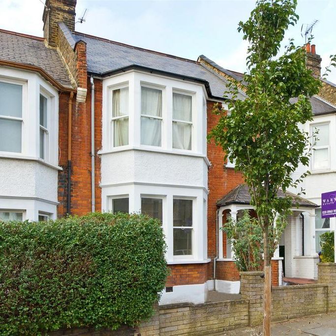 3 bedroom flat to rent - Photo 1