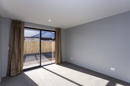 Ravenswood – Spacious Family Home! - Photo 5