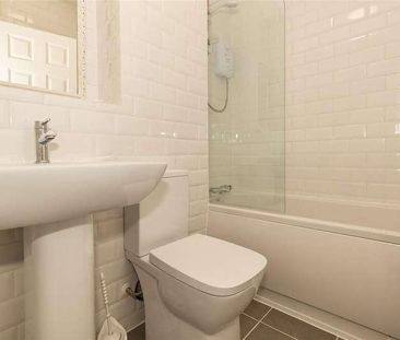 Woodland Grove, Epping, CM16 - Photo 3