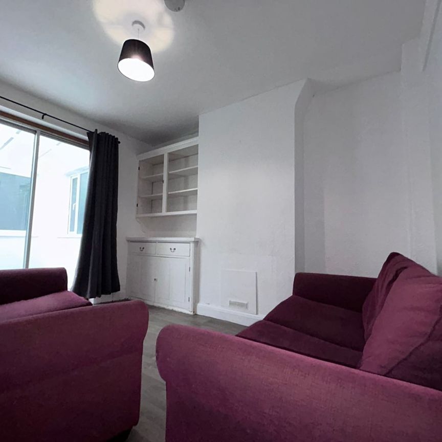 4 Bed Terraced House, Coombe Road, BN2 - Photo 1