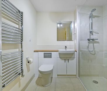 2 bedroom retirement property to rent - Photo 3