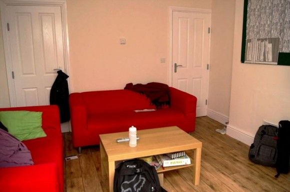 A large 4 bedroom house in the Ecclesall area near to SHU - Photo 1